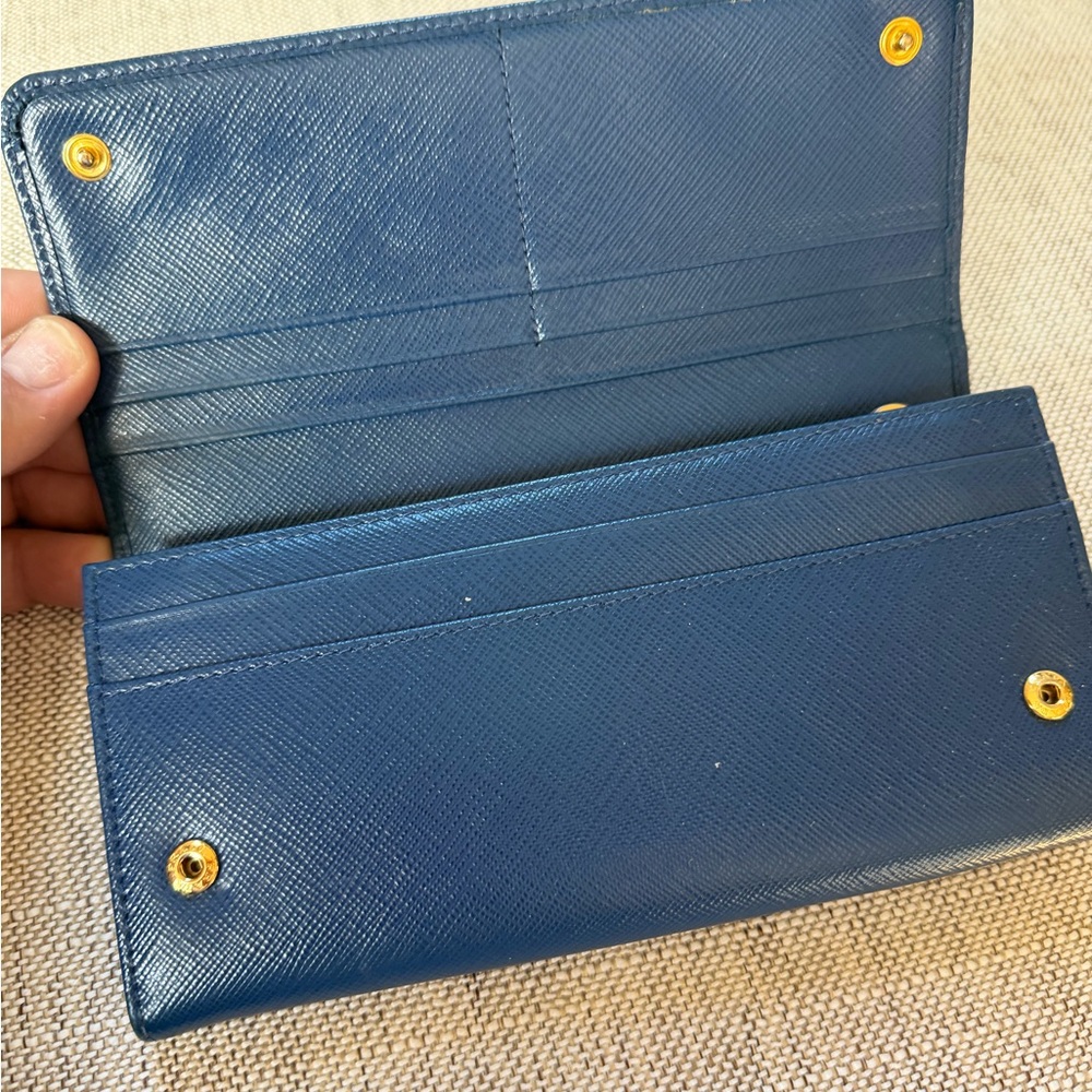 Prada Navy Blue Wallet with Gold Logo - Picture 3 of 13